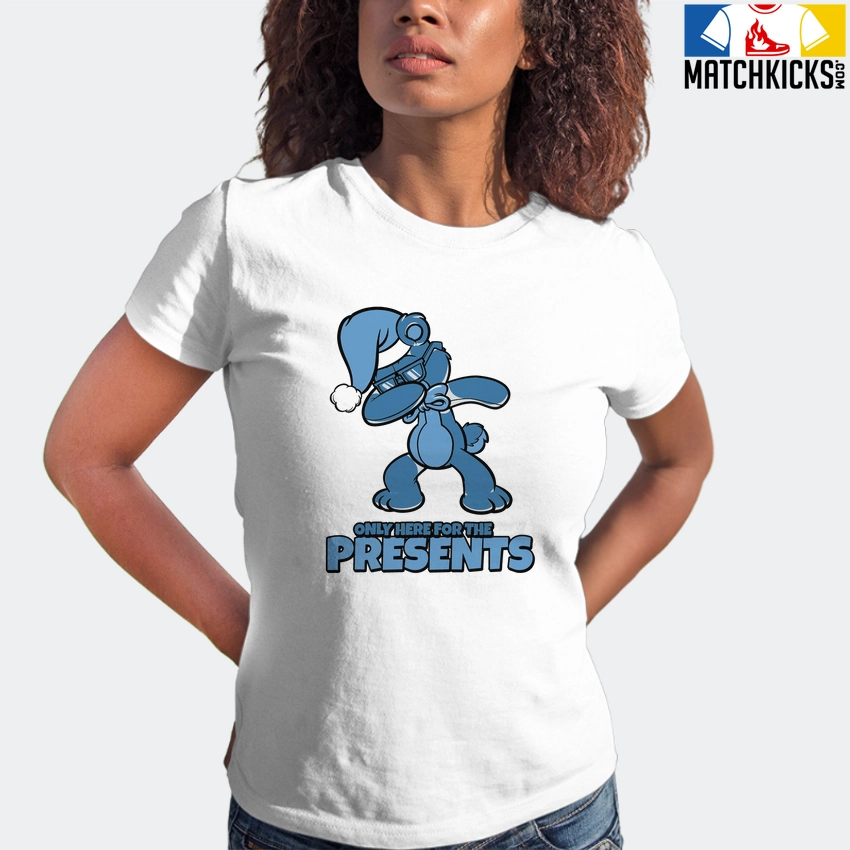 T-Shirt - Nike Dunk Low University Blue - Sneaker-Matching T-Shirt (Only Here For The Presents) 6 T-Shirt - Nike Dunk Low University Blue - Sneaker-Matching T-Shirt (Only Here For The Presents) - Image 4