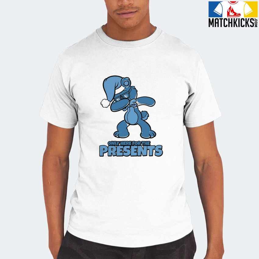 T-Shirt - Nike Dunk Low University Blue - Sneaker-Matching T-Shirt (Only Here For The Presents) 8 T-Shirt - Nike Dunk Low University Blue - Sneaker-Matching T-Shirt (Only Here For The Presents) - Image 6