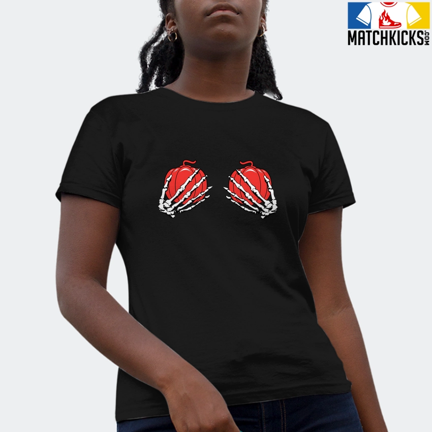 T-Shirt - Nike Dunk Low EMB NBA 75th Anniversary Chicago - Sneaker-Matching T-Shirt (Pumpkin Skeleton Hands) 4 T-Shirt - Nike Dunk Low EMB NBA 75th Anniversary Chicago - Sneaker-Matching T-Shirt (Pumpkin Skeleton Hands) - Image 2