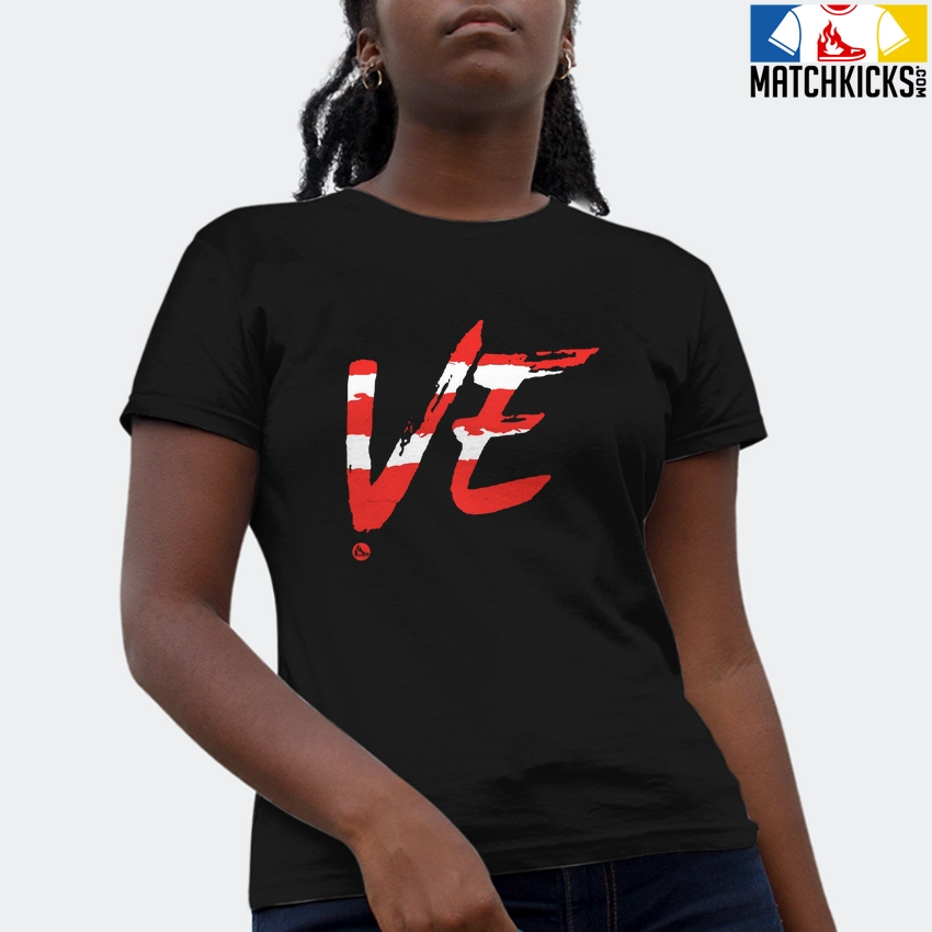 T-Shirt - Nike Dunk Low EMB NBA 75th Anniversary Chicago - Sneaker-Matching T-Shirt (Rainbow Love Right) 4 T-Shirt - Nike Dunk Low EMB NBA 75th Anniversary Chicago - Sneaker-Matching T-Shirt (Rainbow Love Right) - Image 2