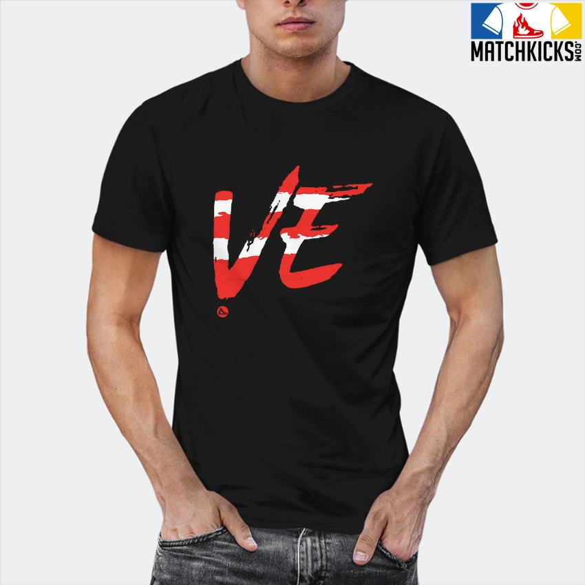 T-Shirt - Nike Dunk Low EMB NBA 75th Anniversary Chicago - Sneaker-Matching T-Shirt (Rainbow Love Right) 12 T-Shirt - Nike Dunk Low EMB NBA 75th Anniversary Chicago - Sneaker-Matching T-Shirt (Rainbow Love Right) - Image 10