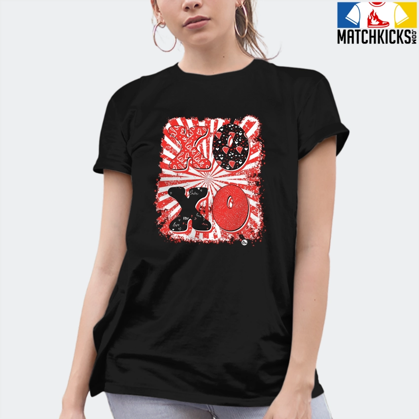 T-Shirt - Nike Dunk Low EMB NBA 75th Anniversary Chicago - Sneaker-Matching T-Shirt (XOXO) 10 T-Shirt - Nike Dunk Low EMB NBA 75th Anniversary Chicago - Sneaker-Matching T-Shirt (XOXO) - Image 8