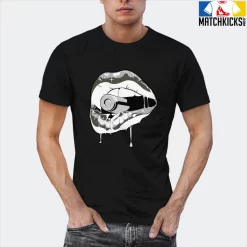 T-Shirt - Nike Dunk Low SE GS Sail Multi-Camo - Sneaker-Matching T-Shirt (Kiss Of Death) 21 T-Shirt - Nike Dunk Low SE GS Sail Multi-Camo - Sneaker-Matching T-Shirt (Kiss Of Death) -Nike Dunk shop online mockupGenerator 8443